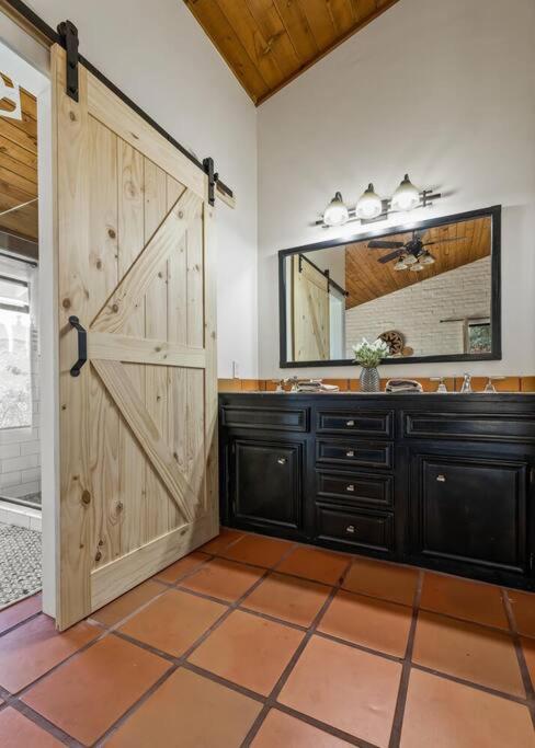 Scenic Spanish Rancho - Breathtaking Views *